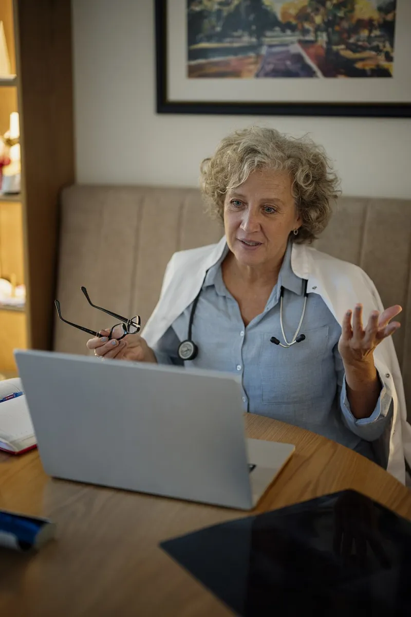 When Waiting Wins: The Science Behind Letting Your Immune System Fight First